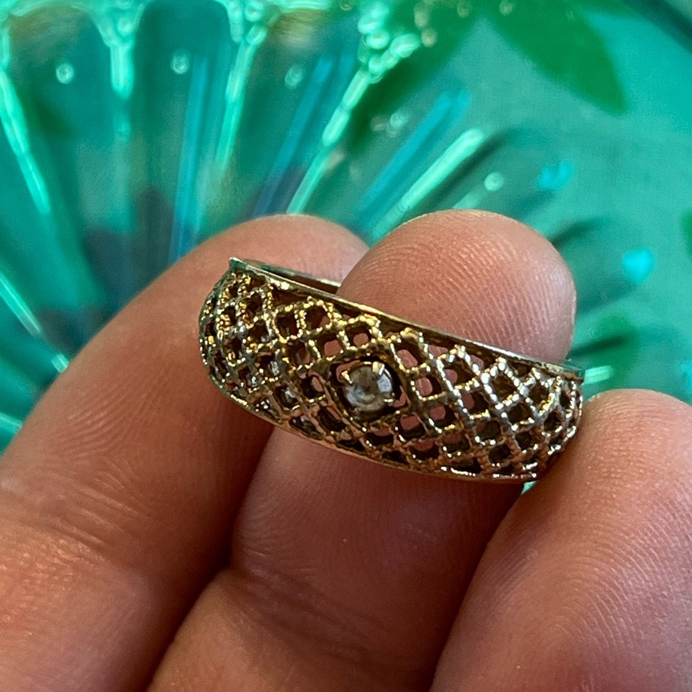 Vintage Avon Signed Open Weave Lattice Gold Tone Metal Costume Jewelry Ring